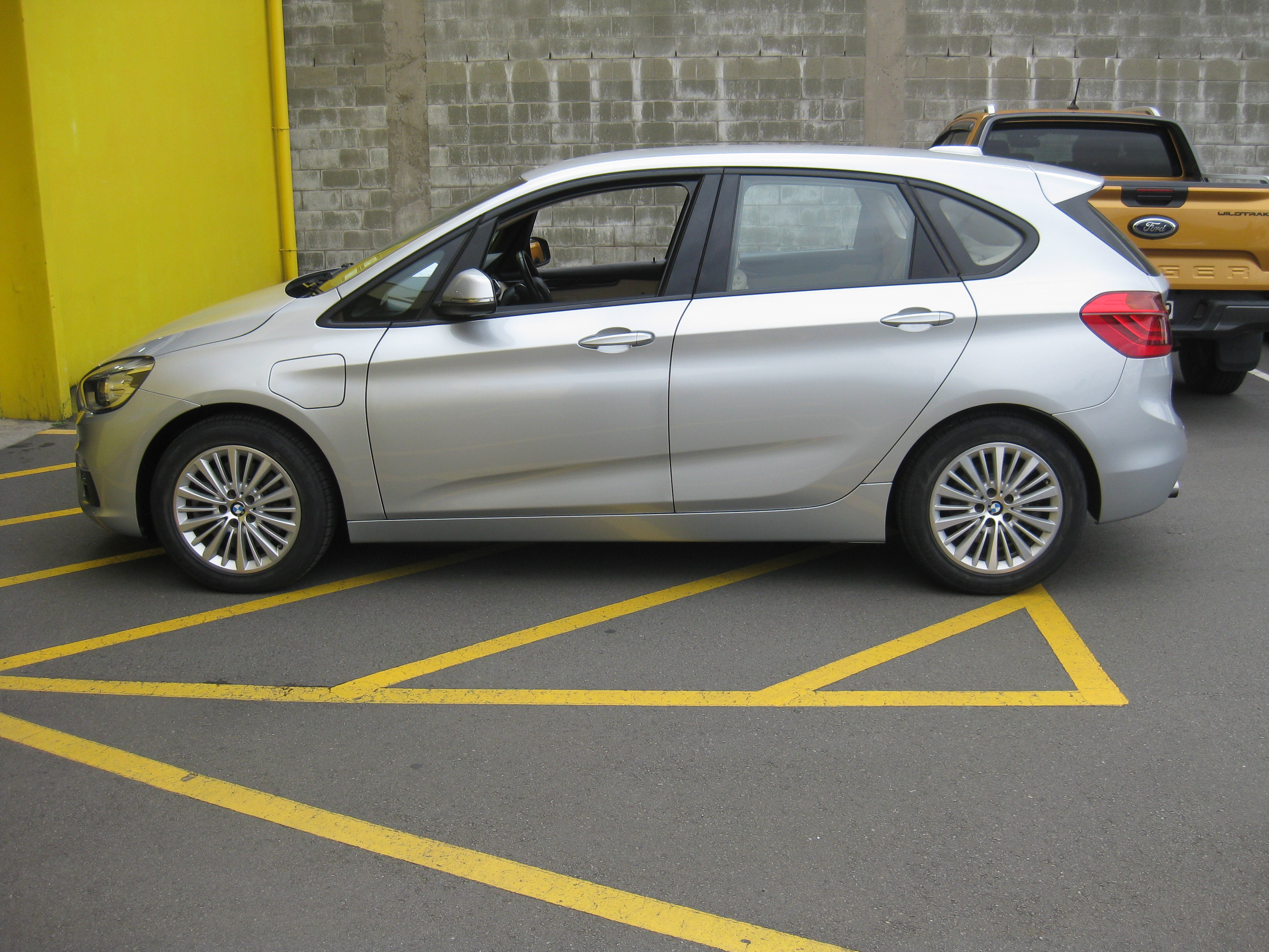 BMW 225 STATIONWAGON 2014-2021